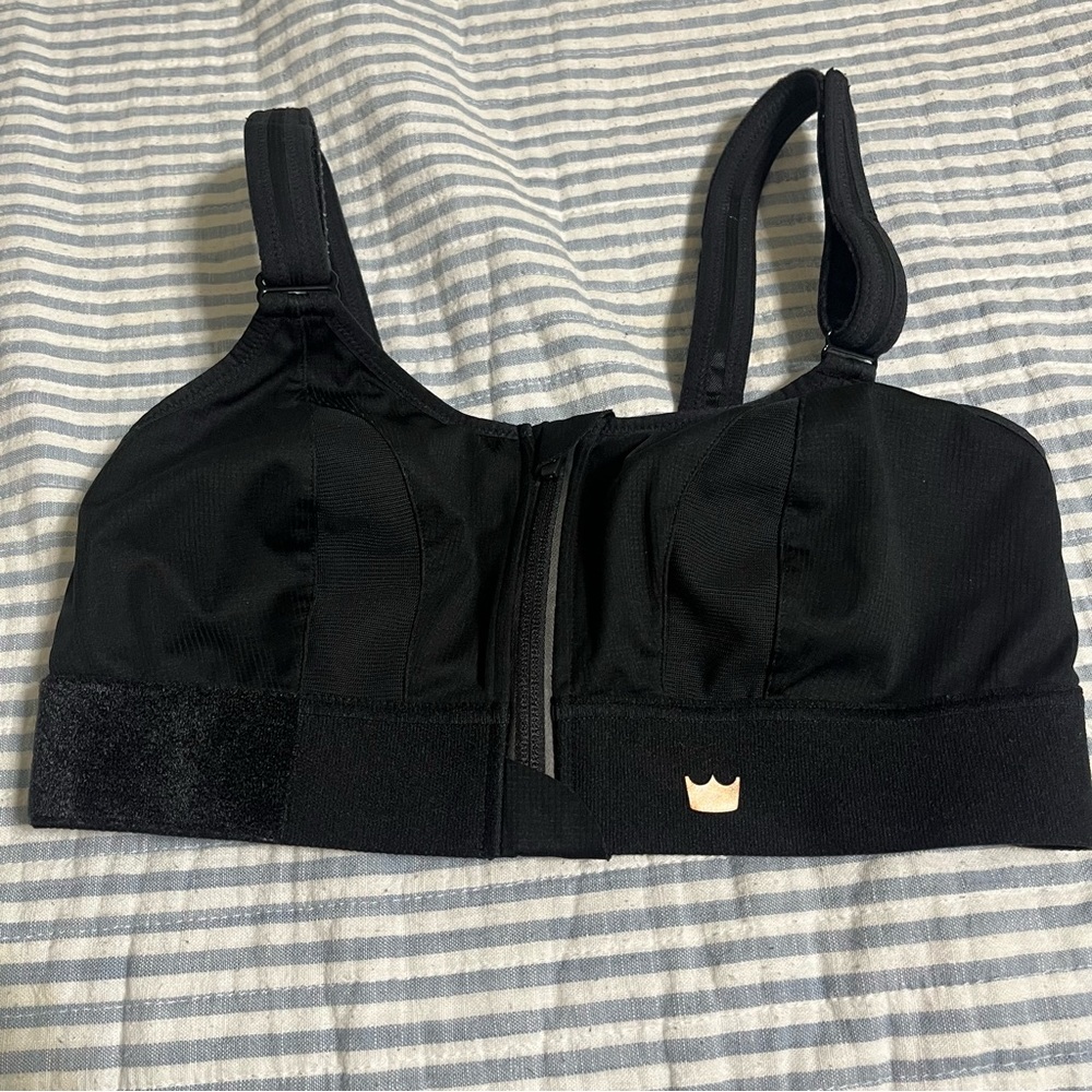 Black Women's Sports Bra Size M Excellent Condition!